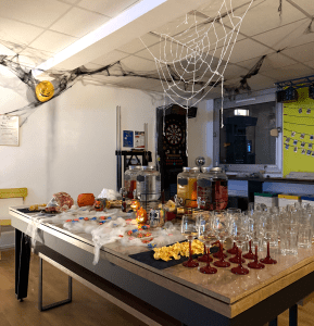 Visuel du coworking lors d'Halloween